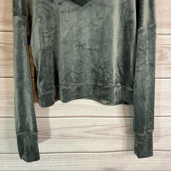 AERIE Offline Grey After Party Velour Cropped Hoodie - Picture 9 of 11